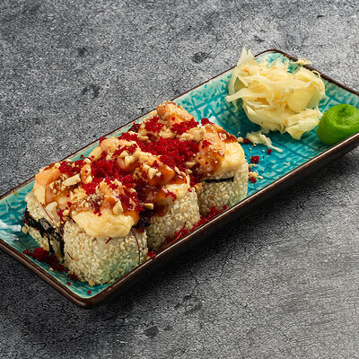 Запеченный ролл с лососем в BeerLogovo по цене 610 ₽