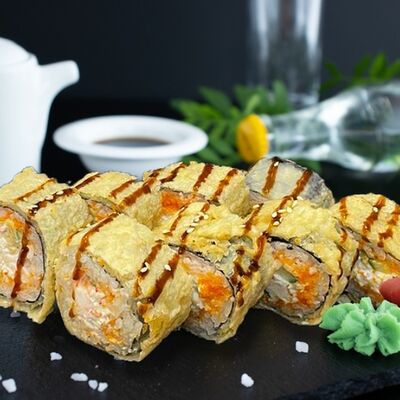 Горячий ролл Эби сяке хот в Goldfish по цене 460 ₽