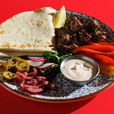 Фахитас с креветками в Muchachos по цене 650 ₽