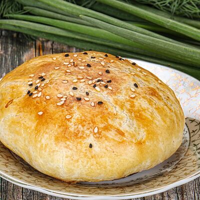 Самса с бараниной тандырная в Чайхана Мадина по цене 250 ₽