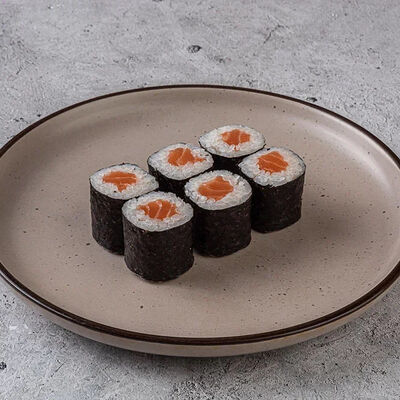 Ролл с лососем в Бали по цене 350 ₽