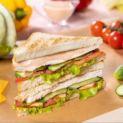 Сэндвич с курицей в Шаурма Куулпицца по цене 355 ₽