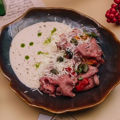 Вителло Тонато с печёным перцем в Ойкумена по цене 790 ₽