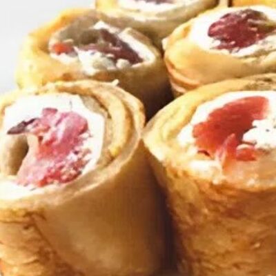 Блин ролл с лососем в Гринблин hotdogger по цене 259 ₽