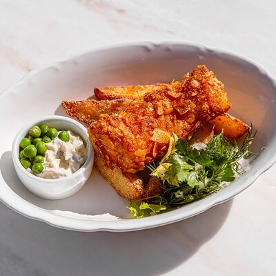 Фиш энд чипс в Brasserie Lambic по цене 910 ₽