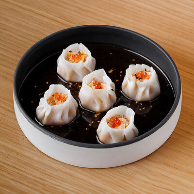 Димсамы с креветками с сюрпризамив Kenobi по цене 780 ₽