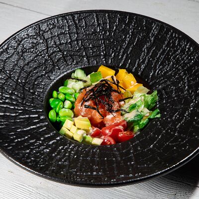 Поке-боул с лососем в Суши & Саке Izakaya Bar по цене 1027 ₽