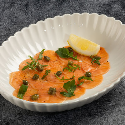 Карпаччо из лосося в BeerLogovo по цене 880 ₽