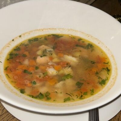 Уха из белой и красной рыбы в Kinza по цене 465 ₽