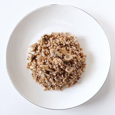 Гречка с грибами в Уже готово по цене 125 ₽