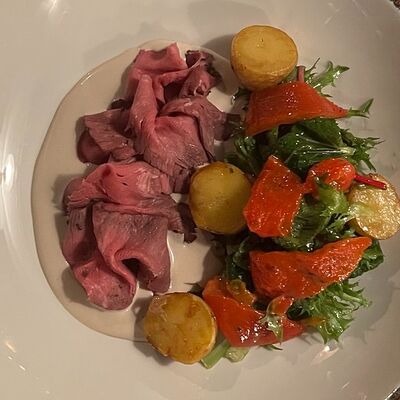 Салат с ростбифом в Рюмочная Prolive по цене 590 ₽