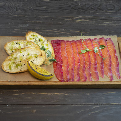 Слабосолёный лосось в Леон по цене 990 ₽
