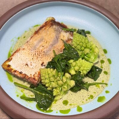 Судак с романеско и соусом из водорослей вакамэ в Семейное кафе Дача по цене 990 ₽