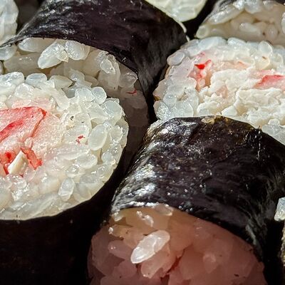 Ролл с креветкой в Vanana cafe по цене 195 ₽