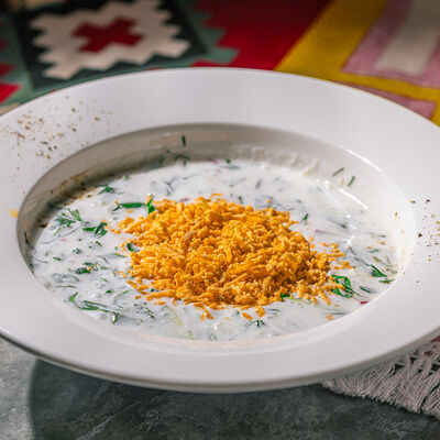 Холодный суп с мацони, яйцом и зеленью в Хачапури по цене 480 ₽