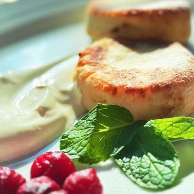 Сырники со сметаной без глютена в Piazza Stellare по цене 330 ₽