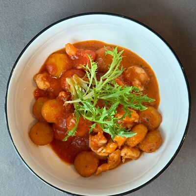 Ньокки с креветкой с муссом из пармезана в Гости, бистро по цене 630 ₽