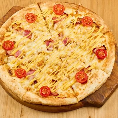 Пицца Сырный цыпленок в 4 сыра по цене 990 ₽