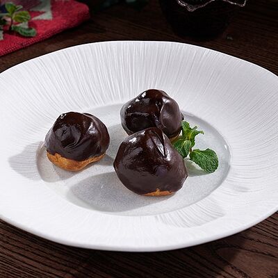 Профитроли в шоколадев Серкан по цене 120 ₽