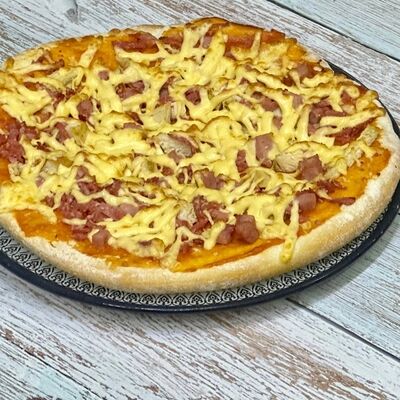 Пицца Мясная в Вятский чебурек по цене 550 ₽