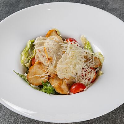 Цезарь с курицей в Территория по цене 520 ₽