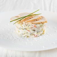 Салат Столичный с курицей порция в MaxBakery