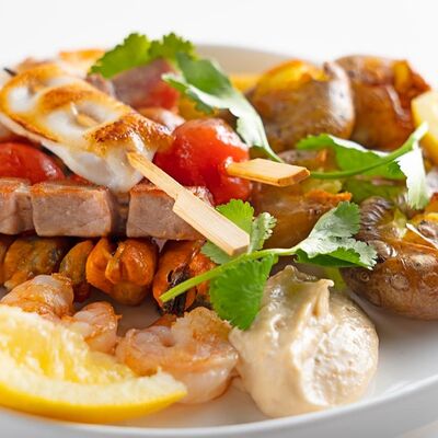 Мини-шашлычки из морепродуктов в Мидийное место по цене 1090 ₽