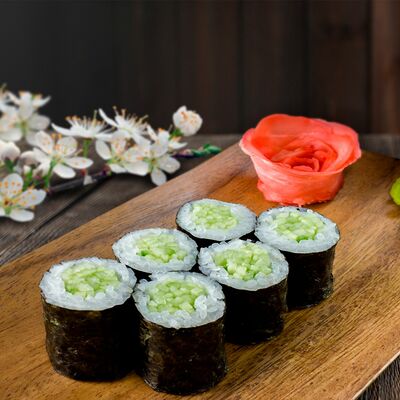 Классический ролл с огурцом в Вкусные Суши Premium по цене 120