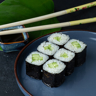 Маки с огурцом в Изи Паб по цене 245 ₽