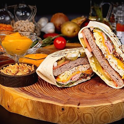 Бургер в тортилье в ШаурPro по цене 749 ₽