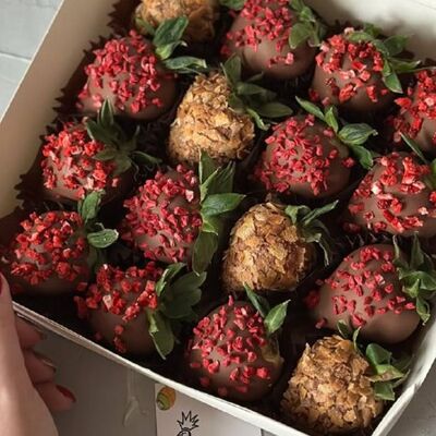 Клубника в шоколаде клубничное искушение в Мастерская подарков Катерины Колбасовой по цене 2990 ₽