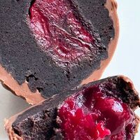 Пирожное картошка с вишневой начинкой в Chocolate