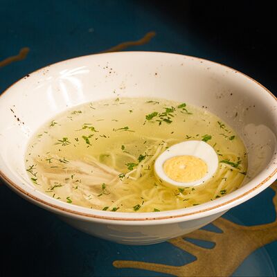 Куриный суп с лапшой в Dolce Vita по цене 280 ₽