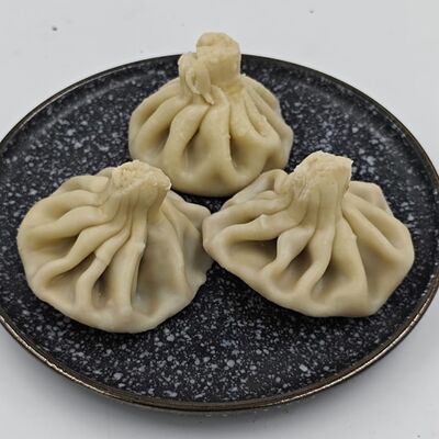 Хинкали со свининой собственной лепки 1 шт.в АБАРмот по цене 150 ₽