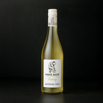 Безалкогольное вино Riesling Hans Baer в Техникум по цене 3250 ₽