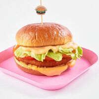 Чикенбургер, картошка фри, соус в Ronis Donuts