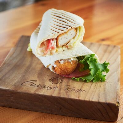 Ролл Цезарь в Кафе Солнце по цене 400 ₽