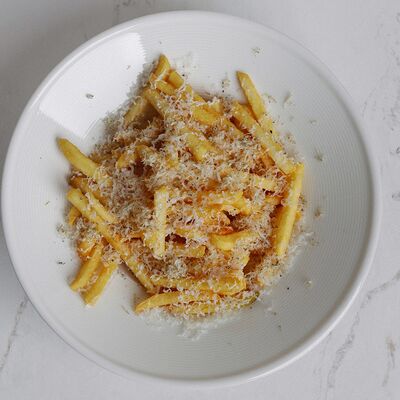 Картофель фри, пармезан, трюфель в L Atelier Petrovka по цене 850 ₽