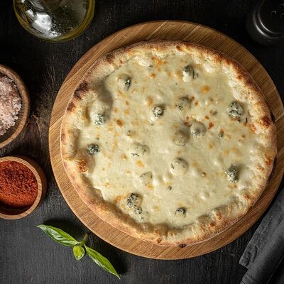 Пицца Четыре Чиза 30 см в Ауфф по цене 914 ₽