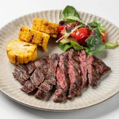 Стейк мачете с салатом и кукурузой на углях в SAGA по цене 1370 ₽