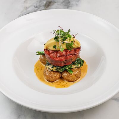 Филе-миньон, картофель конфи, крем из сельдерея в Реснота по цене 2250 ₽
