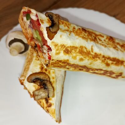 Шаверма с жареными шампиньонами и луком L в Шаверма и Басманы по цене 529 ₽