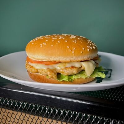 Бургер Цезарь в Охота мясо по цене 479 ₽