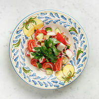 Салат из свежих овощей с оливковым маслом в Marso Polo