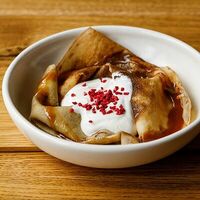 Блинчики со сметаной и карамелью в Pasta Salsa Osteria