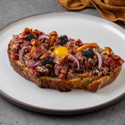 Тартар из говядиныв Пепе Неро по цене 1200 ₽