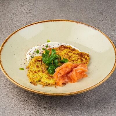 Драники с лососем в Бар с едой Пороселло по цене 730 ₽