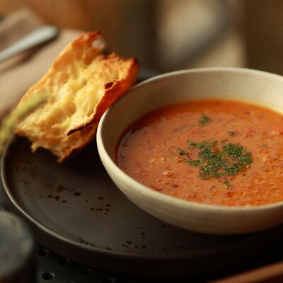 Итальянская похлебка с чиабаттой из дровяной печи в Vivezza по цене 690 ₽