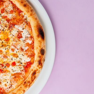 Пицца Маргарита в Dark Lava по цене 540 ₽