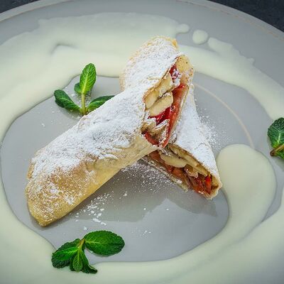 Ли-нон с бананом и клубникой в Чайхона №1 Братьев Васильчуков по цене 315 ₽